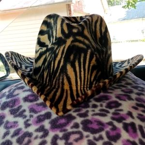 ANIMAL PRINT COWBOY HAT